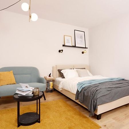 Bright & Relaxing Stay Studio Bukarest Exteriör bild